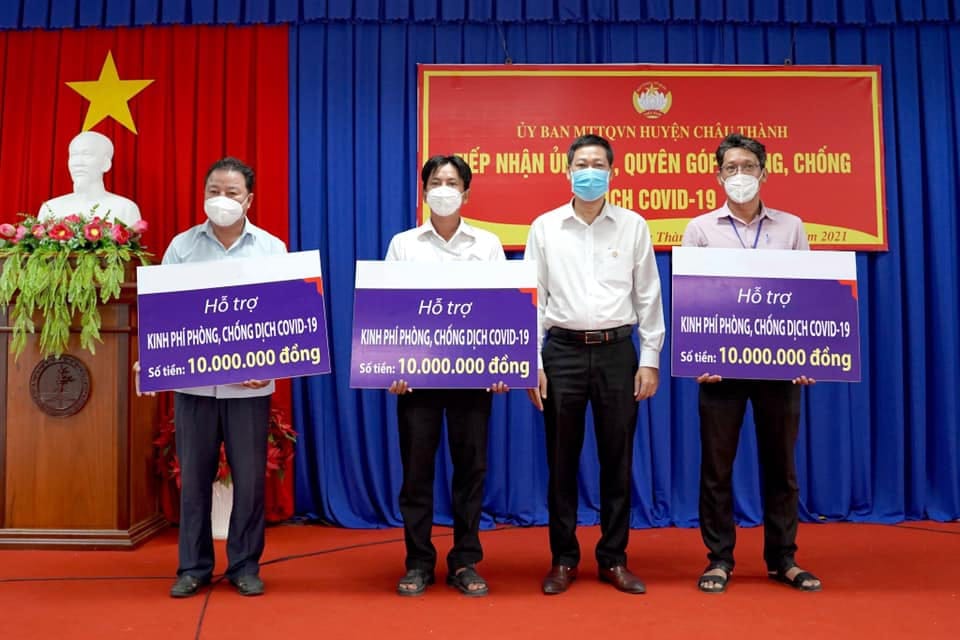 Quỹ tín dụng Mỹ Hoà trao 90 triệu đồng ủng hộ Quỹ phòng chống Covid tại UBND huyện Châu Thành